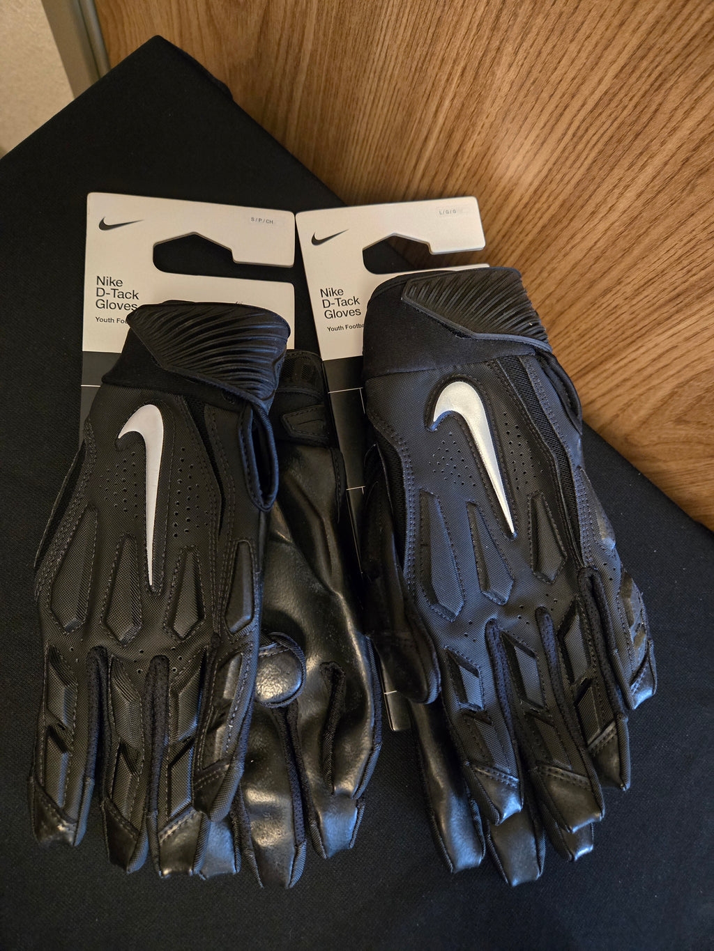 Nike D-Tack 6.0 Padded Lineman Football Gloves Black Size: Youth Small New!